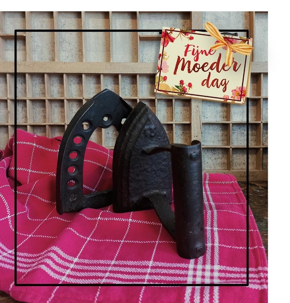 Strijkijzer nr. 13 met houder  #  1350 gram, 12 cm, Antiek en Kunst, Ophalen of Verzenden