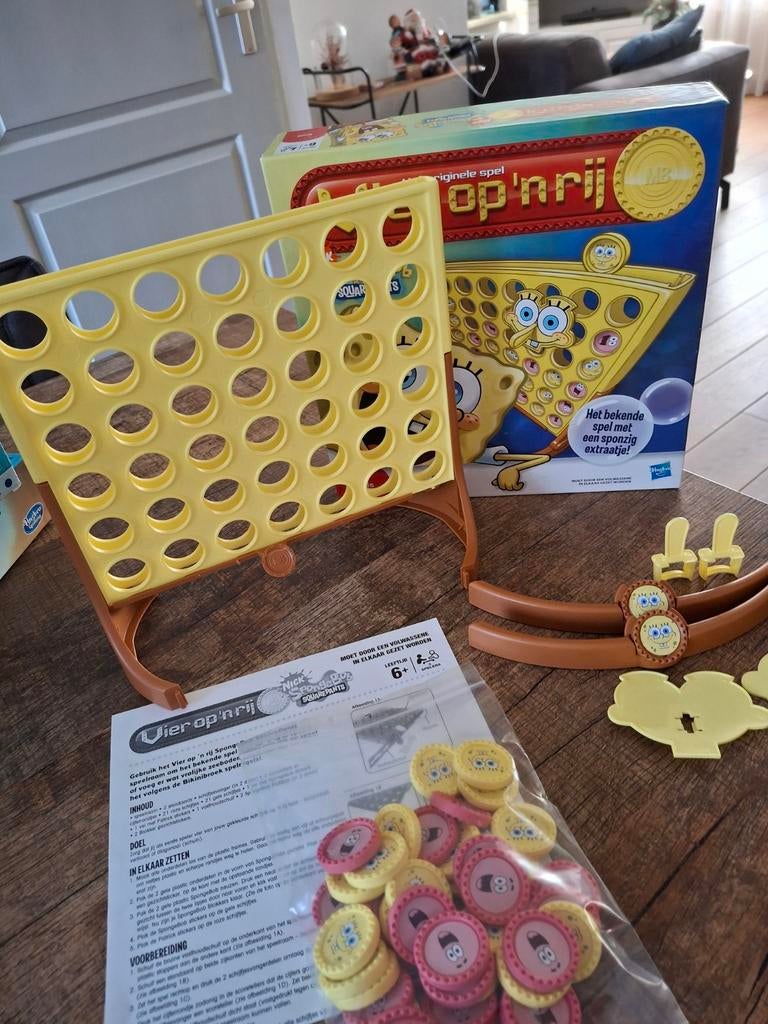 Spongebob vier op een rij, Hobby en Vrije tijd, Gezelschapsspellen | Bordspellen, Ophalen of Verzenden