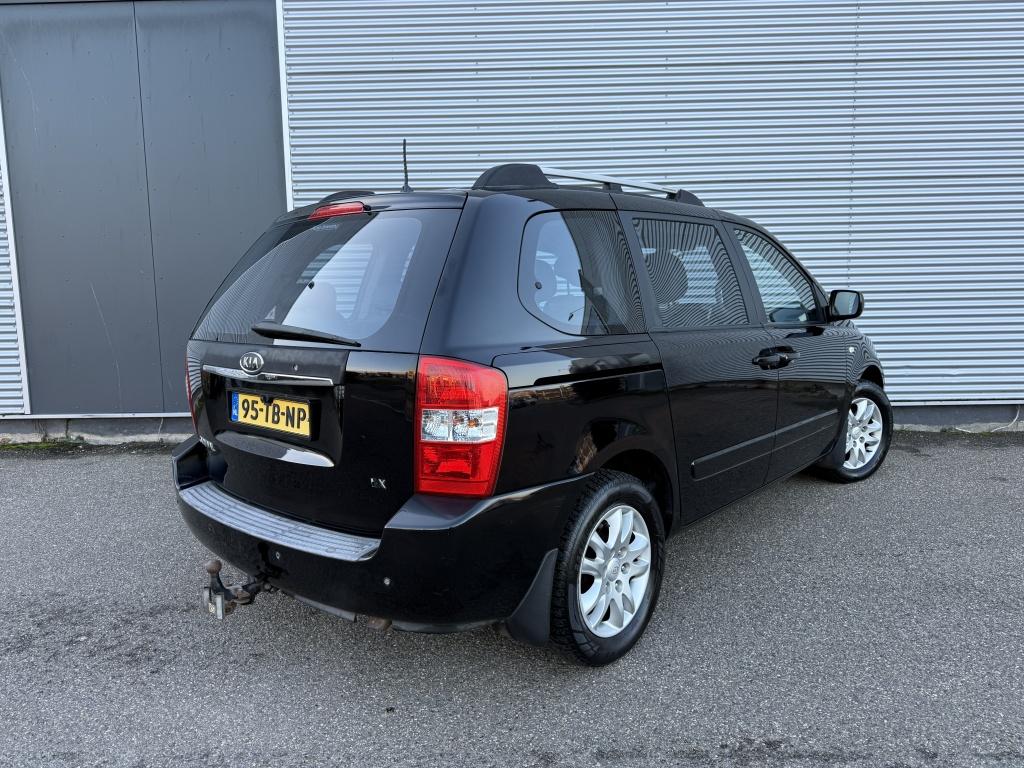 Kia Carnival 2.7 EX Automaat NAP 7Persoons Leer Trekhaak NW, Automaat, Gebruikt, Metallic lak, 2000 kg