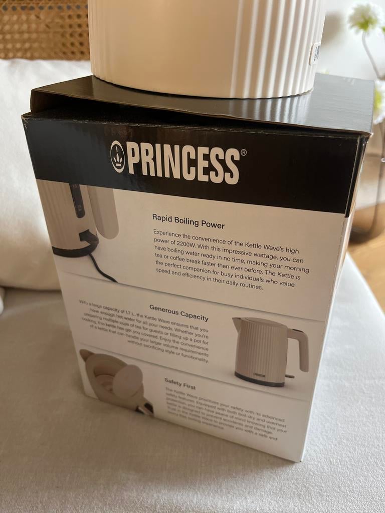 Princess waterkoker 1.7L - nooit gebruikt!, Witgoed en Apparatuur, Waterkokers, 1 tot 2 liter, Ophalen of Verzenden, Nieuw, Draadloos