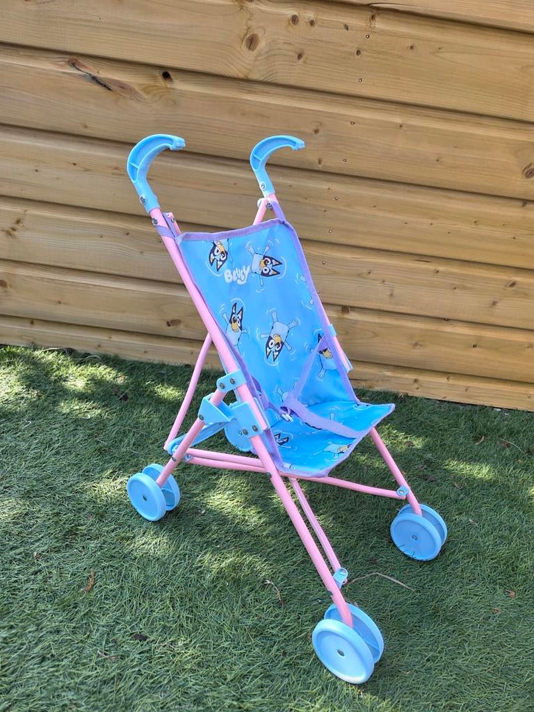 Poppenbuggy bluey, Kinderen en Baby's, Speelgoed | Poppen, Ophalen of Verzenden, Zo goed als nieuw, Overige typen