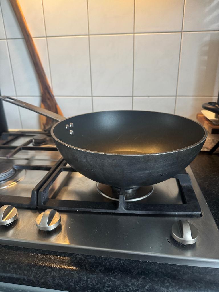 wok, Huis en Inrichting, Keuken | Potten en Pannen, Gebruikt, Aluminium, Ophalen of Verzenden, Keramische plaat