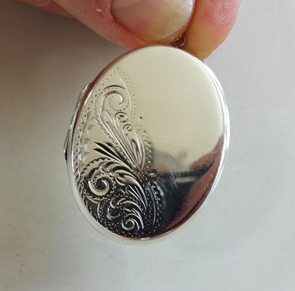 Royale Engels zilveren medaillon hanger: Londen, Jaren '70, Ophalen of Verzenden, Zilver, Hanger