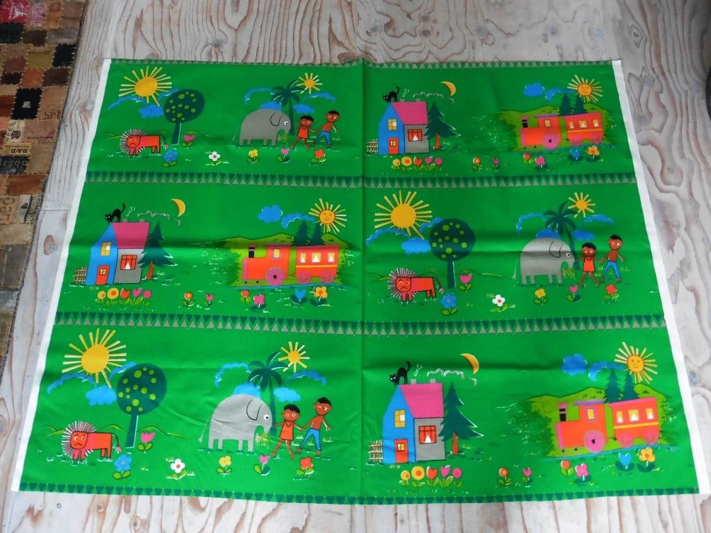 Stof kinderprint retro vintage NIEUW jaren 70 popjes, Hobby en Vrije tijd, Stoffen en Lappen, 120 cm of meer, Nieuw, Ophalen of Verzenden