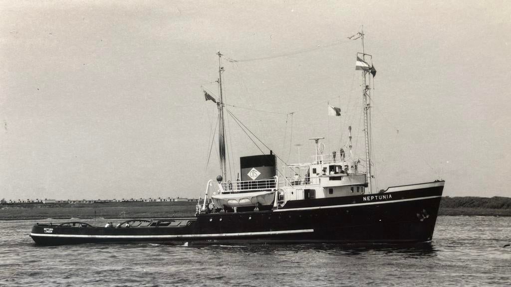 Sleepboot Smit  NEPTUNIA  ex RODE ZEE 1949, Ophalen of Verzenden, Zo goed als nieuw, Kaart, Foto of Prent