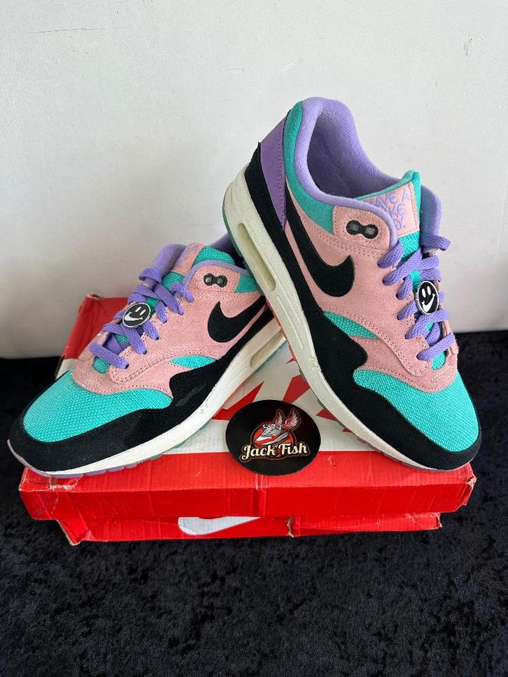 Nike air Max 1 Have a nike day - size 42,5, Kleding | Heren, Schoenen, Zo goed als nieuw, Sneakers of Gympen, Overige kleuren