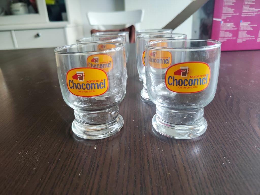 6 Chocomel glazen van Nutricia  (bijna) gratis, Verzamelen, Ophalen of Verzenden, Gebruikt, Frisdrankglas
