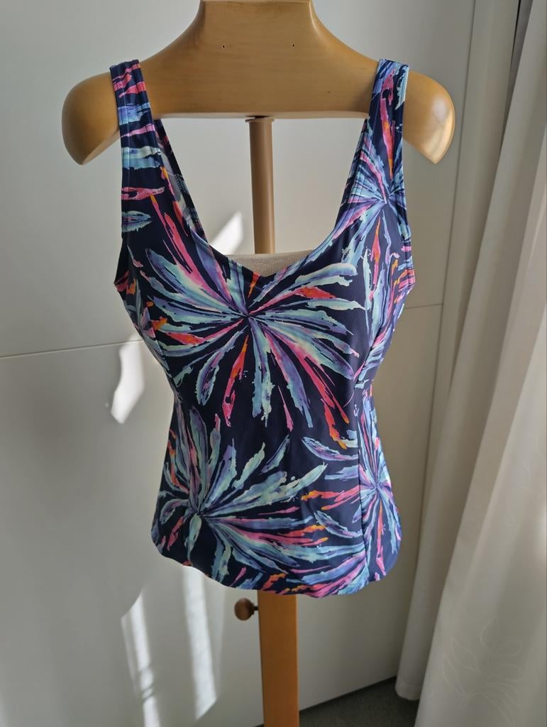 Blauw gewerkte tankini top maat 44 -46 cup A-B, Kleding | Dames, Badmode en Zwemkleding, Blauw, Ophalen of Verzenden, Zo goed als nieuw