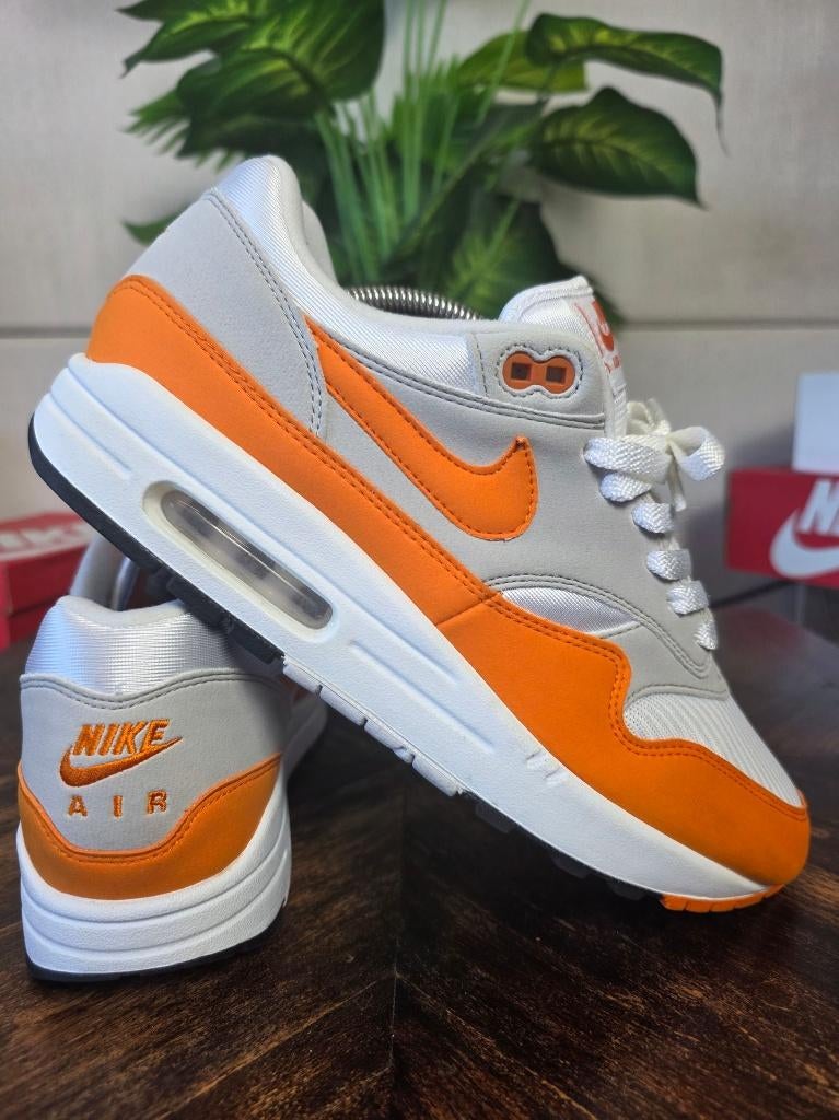Nike Air Max 1 Anniversary "Magma Orange" maat 43, Wit, Nike, Ophalen of Verzenden, Nike