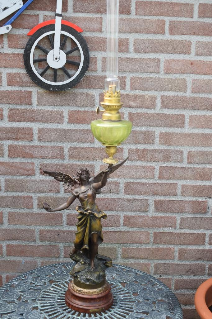 zamak engel met olielamp, Ophalen of Verzenden