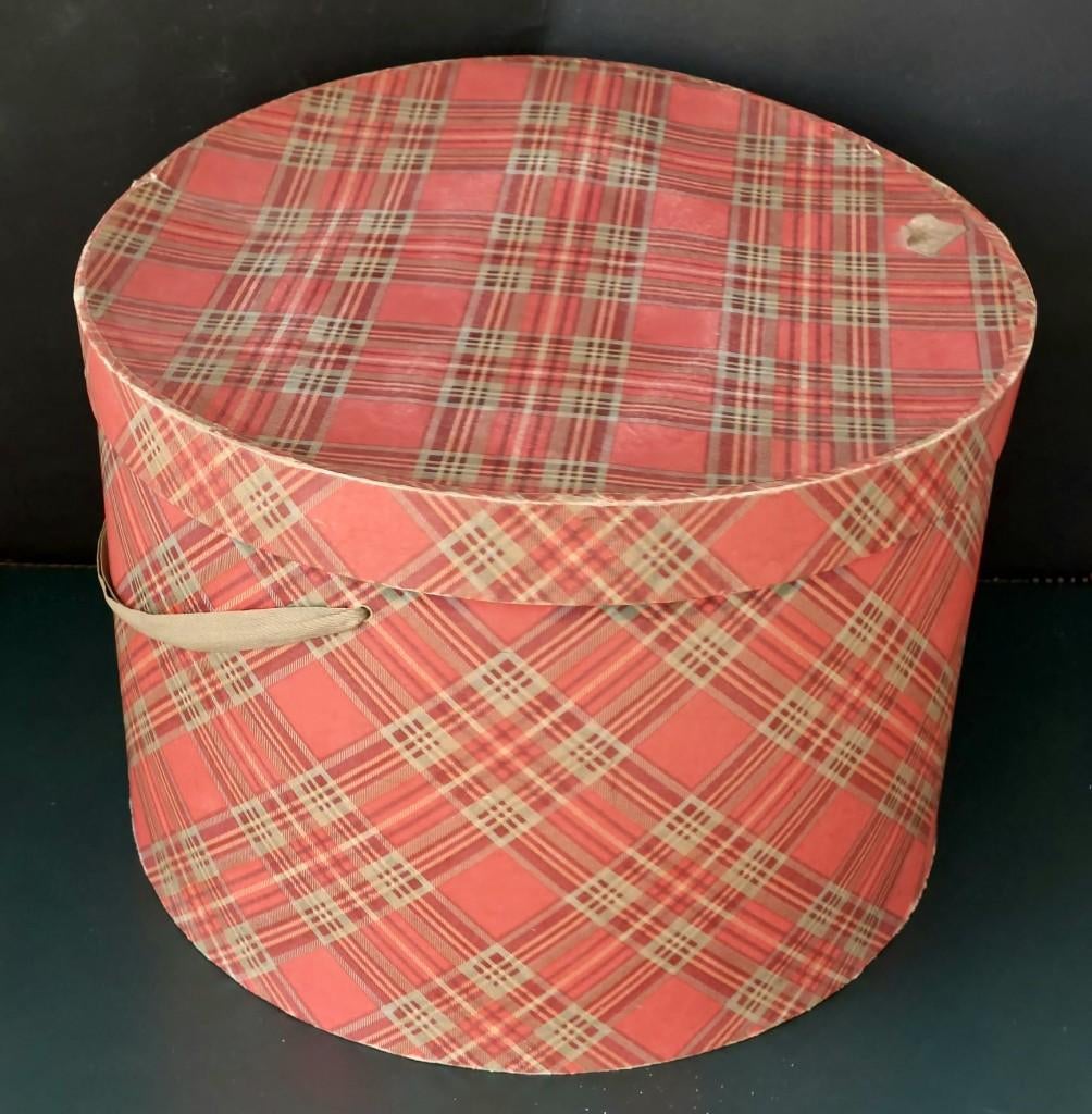 Hoedendoos Schotse ruit Maison de Bonneterie Amsterdam, Antiek en Kunst, Ophalen of Verzenden