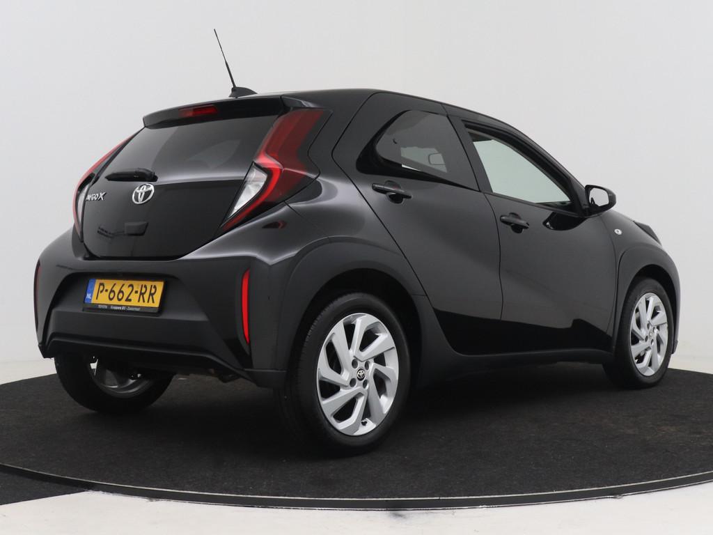 Toyota Aygo X 1.0 VVT-i MT first I Achteruitrijcamera I LM v, 12 maanden, 920 kg, 4 stoelen, Zwart