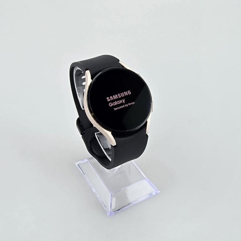 Samsung Galaxy Watch 4 40MM GPS Rose Gold, Sieraden, Tassen en Uiterlijk, Smartwatches, Samsung, Zo goed als nieuw, Support@Samsung.com