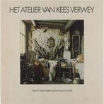 HET ATELIER VAN KEES VERWEY. Gefotografeerd door Nico Koster, Ophalen of Verzenden, Gelezen, Fotografen