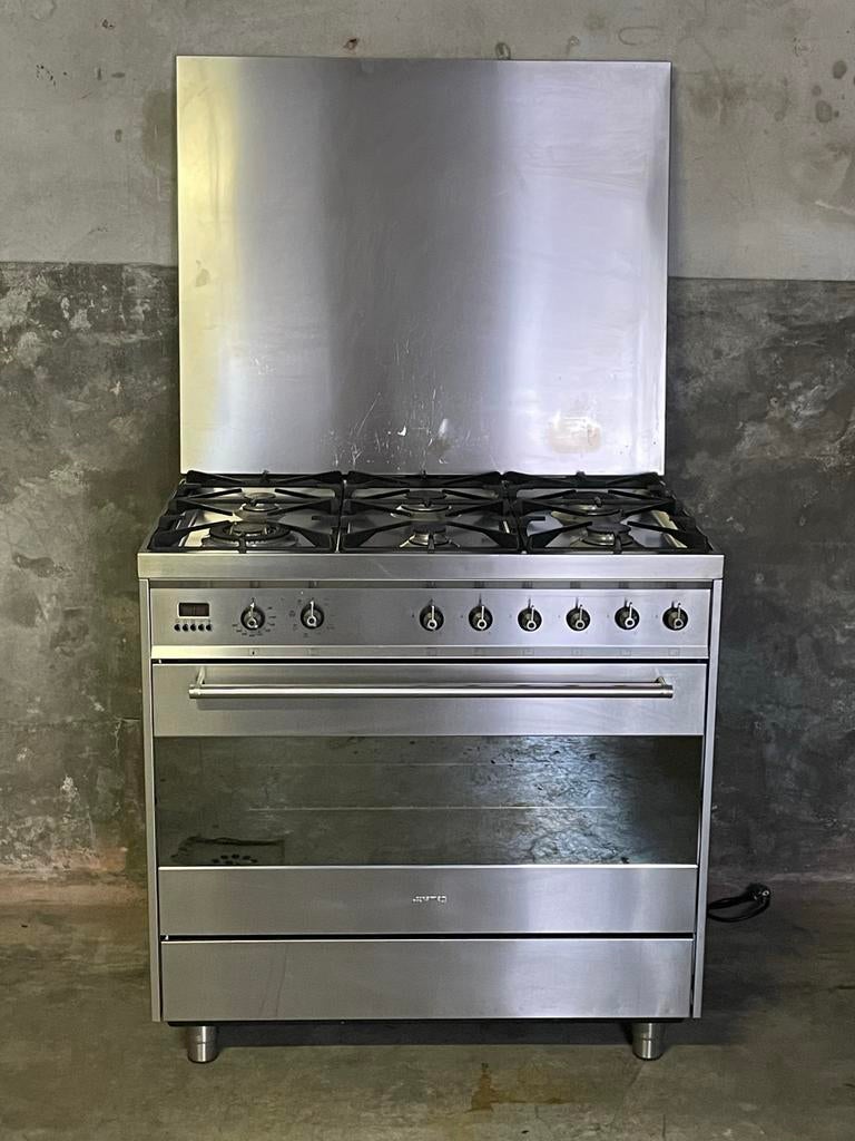 Smeg Fornuis met 6 Gasbranders en Oven - RVS, Witgoed en Apparatuur, Fornuizen, Gebruikt, 60 cm of meer, Ophalen of Verzenden