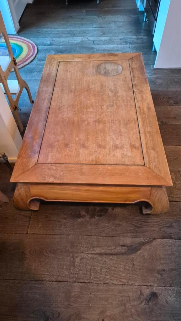 Massief houten salontafel (Opium) met sierlijke poten, Huis en Inrichting, Tafels | Salontafels, Gebruikt, Minder dan 50 cm, 50 tot 100 cm