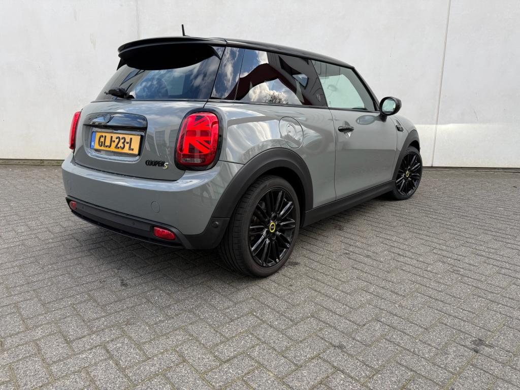Mini Cooper SE, Panorama,H&K,Leer,full options,yours Edition, 4 stoelen, 93 kWh, 195 min, Elektrisch