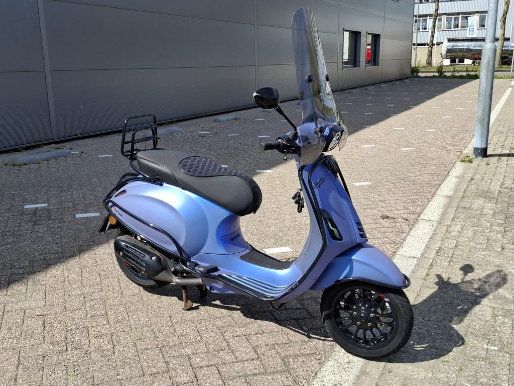 Piaggio Snorscooter Sprint 50 Custom Opaco Violo Cameleon, Fietsen en Brommers, Scooters | Vespa, Gebruikt, Overige modellen, 49 cc