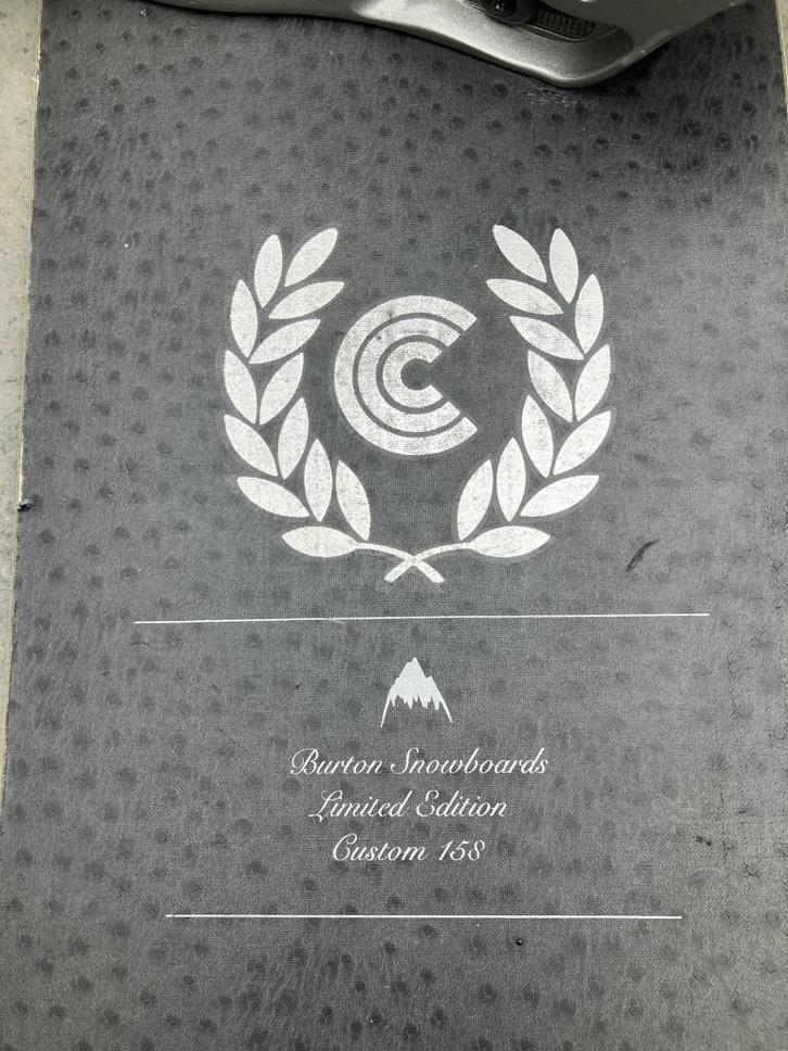 Snowboard Burton custom limited edition. 1,58 met bindingen, Sport en Fitness, Snowboarden, Gebruikt, Board, Ophalen of Verzenden