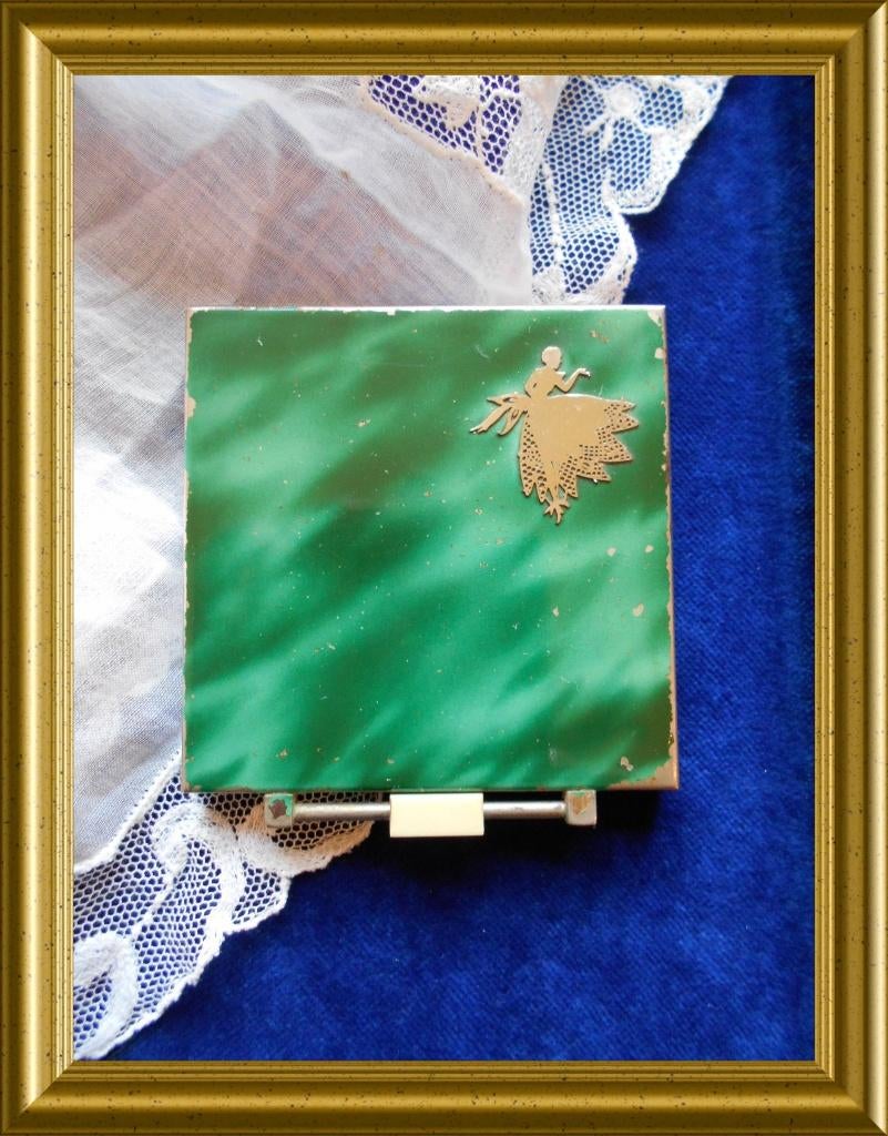 Art deco groene poederdoos, Ophalen of Verzenden