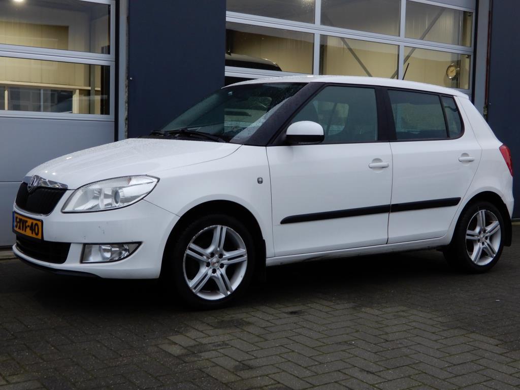 Skoda Fabia 1.2 TSI Drive Clima/CruiseControl/LMV, Voorwielaandrijving, Euro 5, 4 cilinders, Wit