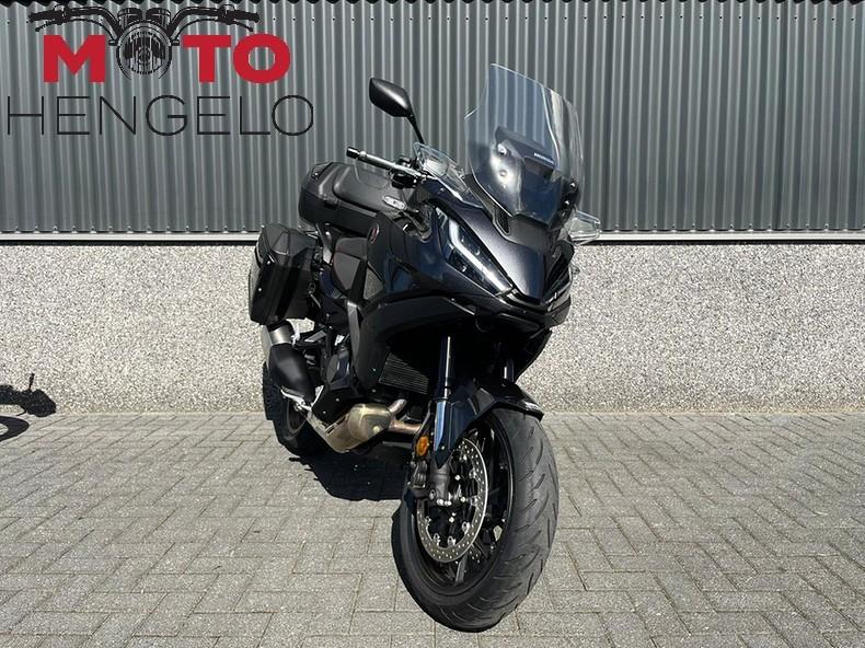 Honda NT 1100 (bj 2023), Motoren, Motoren | Honda, Capronilan 1
1119 NN  Schiphol-Rijk, NL, Cco@honda-eu.com, HONDA MOTOR EUROPE