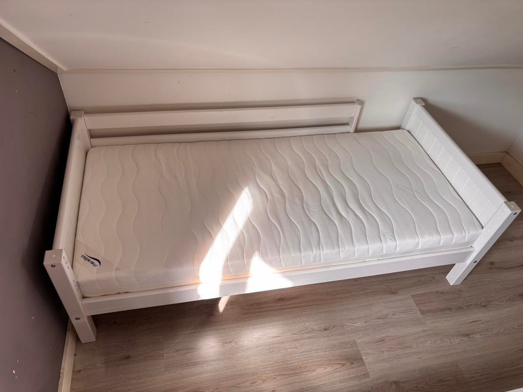 Te koop kinderbed 200x90, Ophalen, 90 cm, Eenpersoons, Wit