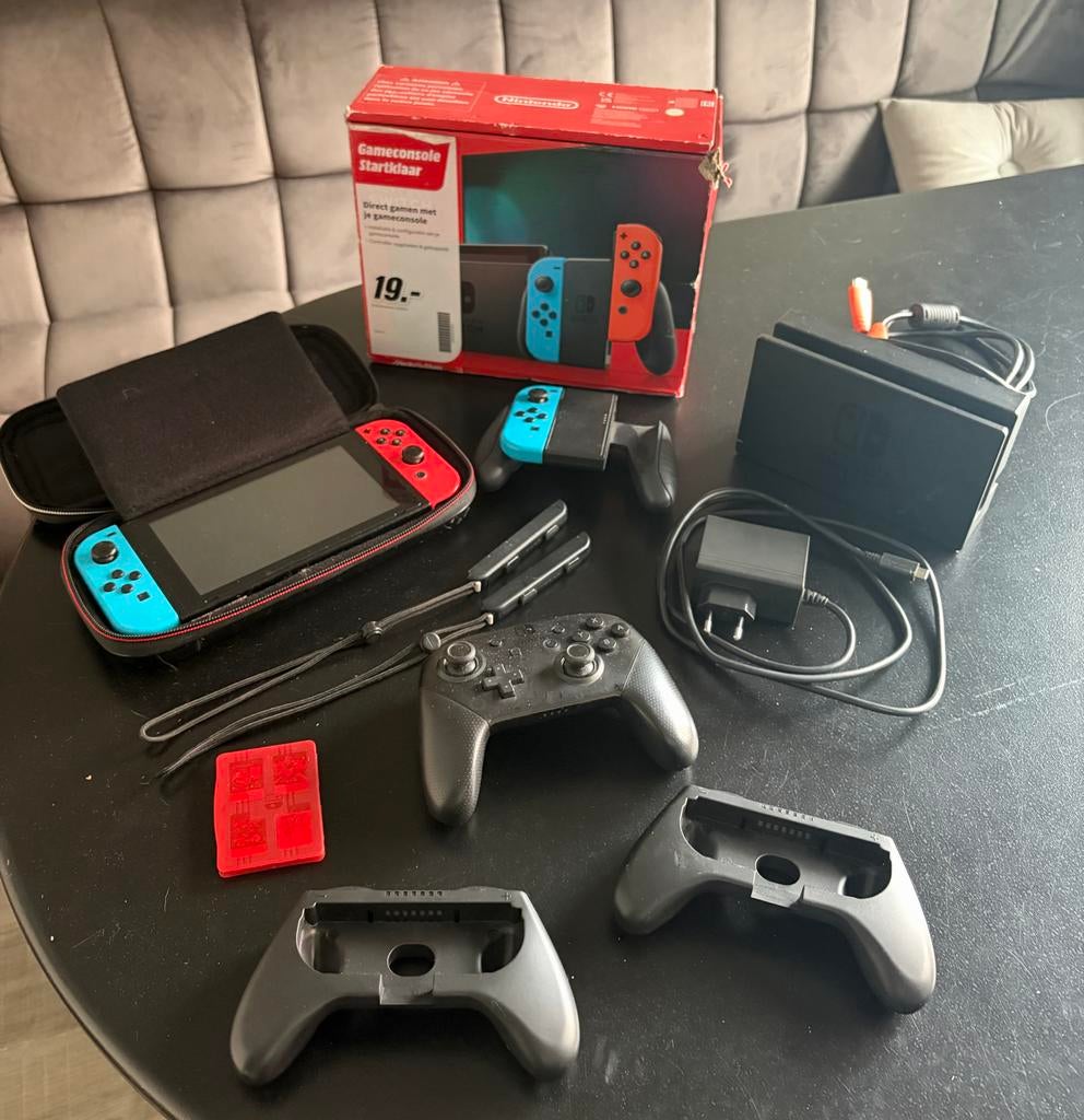 Nintendo Switch met accessoires en games, 3 spelers of meer, Ophalen of Verzenden, Gebruikt, Vanaf 3 jaar