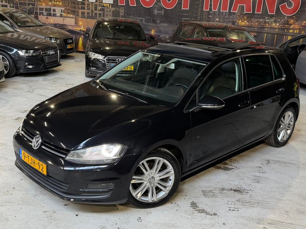 Volkswagen Golf 1.6 TDI DSG Xenon/Panoramic/Massage/Sport, Auto's, Automaat, Euro 5, Zwart, 4 cilinders