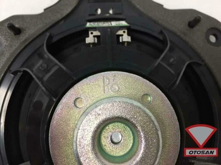 Audi A3 8V Q2 Luidspreker BO Bang Olufsen 8V0035411A, Gebruikt, AUDI AG, Auto-Union-Strasse 1
85045  Ingolstadt, DE, Kundenbetreuung@audi.de