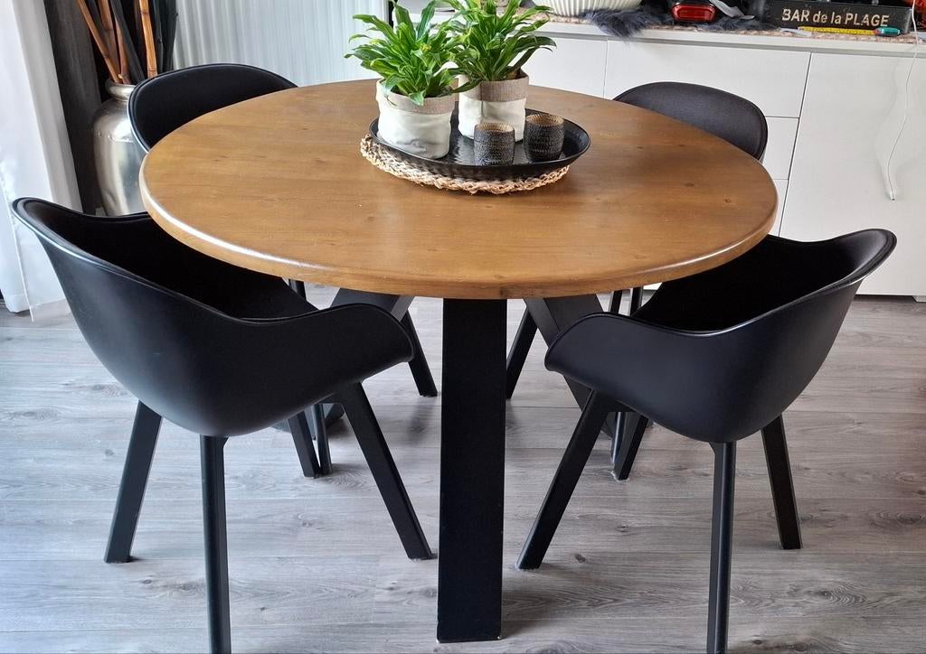 Eettafel 1.16 doorsnee met 4 stoelen, Huis en Inrichting, Tafels | Eettafels, Gebruikt, Ophalen of Verzenden, Vier personen, 100 tot 150 cm