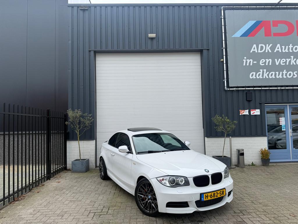 BMW 1-serie Coupé 135i High Executive SCHUIFDAK/LEDER/XENON, Auto's, BMW, 1-Serie, Euro 5, Achterwielaandrijving, Gebruikt
