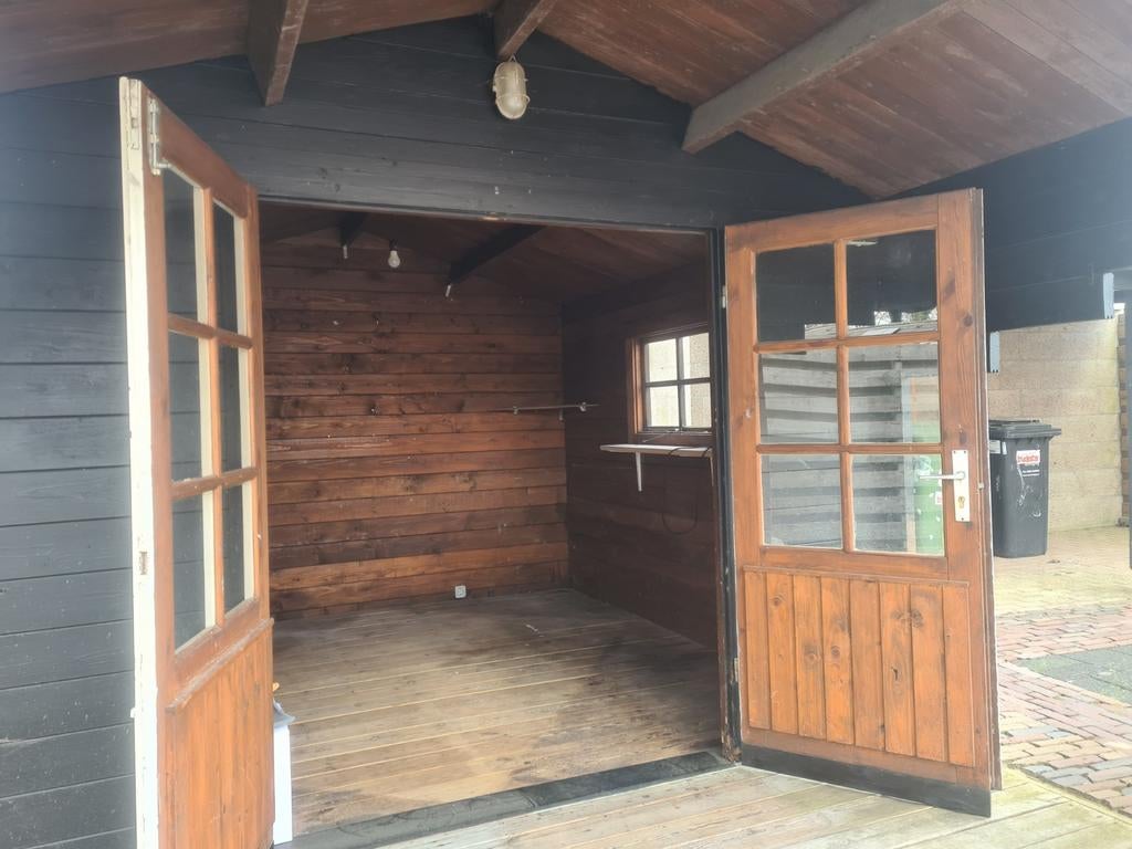 Blokhut met overkapping en ramen, Tuin en Terras, Tuinhuizen, 3 ramen of meer, 250 tot 500 cm, Blokhut, Ophalen of Verzenden