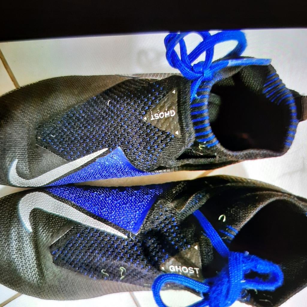 NIKE  FUTBOL SCHOEN, Sport en Fitness, Schaatsen, Ophalen of Verzenden, Zo goed als nieuw, IJshockeyschaatsen, Overige merken