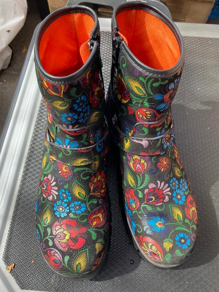 MAG halfhoge laarzen - Splinternieuw - Maat 40, Kleding | Dames, Schoenen, Ophalen of Verzenden, Nieuw, Zwart, Lage of Enkellaarzen