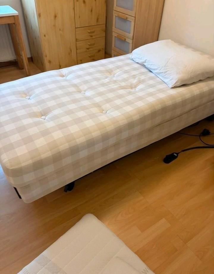 Elektrisch verstelbare Hastens boxspring 90 x 200, Huis en Inrichting, Ophalen, 90 cm, Eenpersoons, Zo goed als nieuw