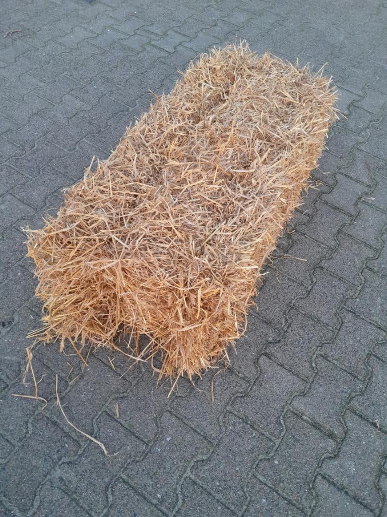 Te koop gerste- en tarwestro, Ophalen, Vee