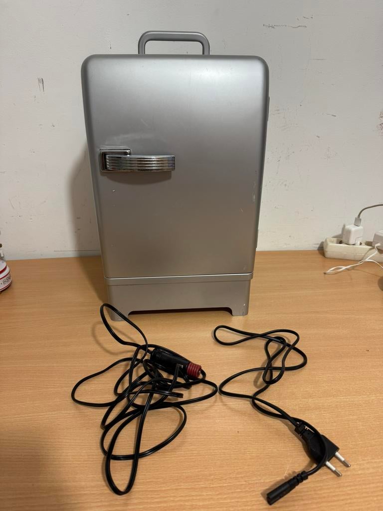 Mini Koelkast Traxon ( warm en koel ) 12V / 220 / 230V, Witgoed en Apparatuur, Koelkasten en IJskasten, Zonder vriesvak, Ophalen of Verzenden
