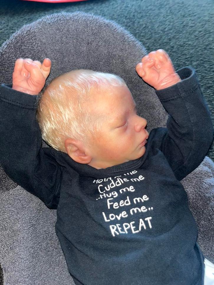 Reborn baby, Verzamelen, Poppen, Zo goed als nieuw, Babypop, Ophalen of Verzenden