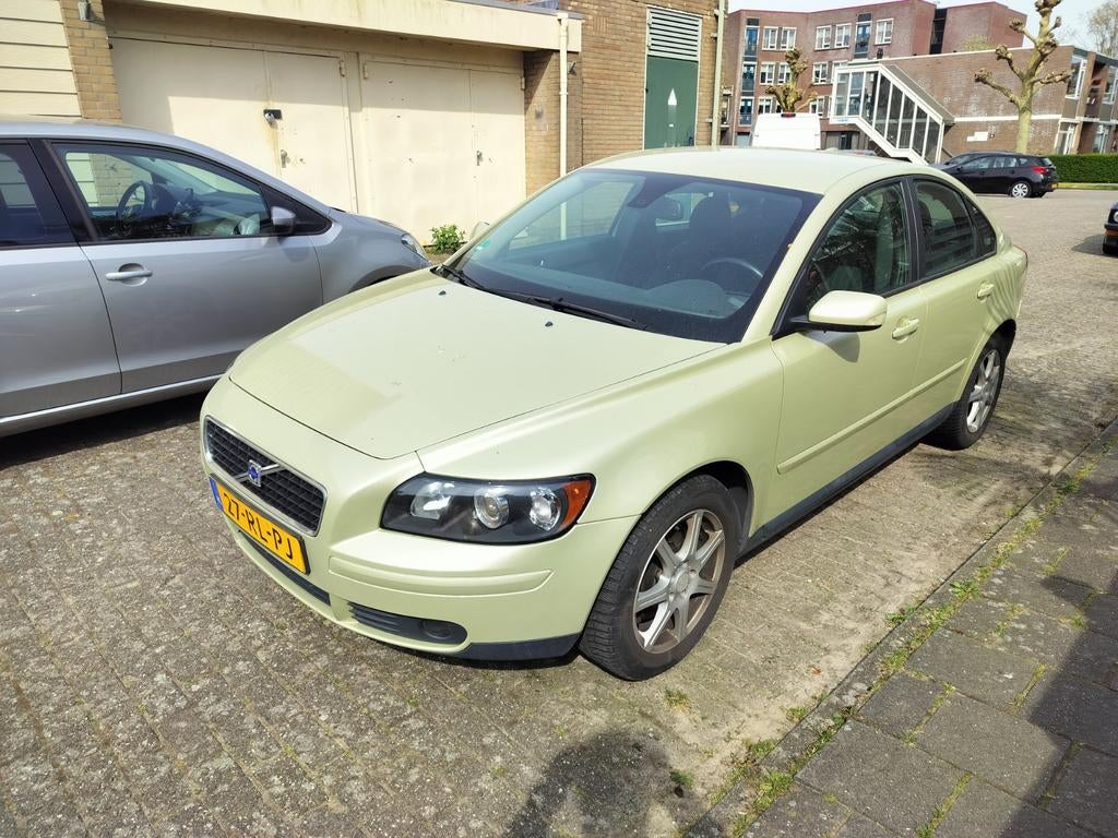 Gereserveerd tot vrijdag..Volvo S40 2.4 I 103KW 2005 Groen, Auto's, Volvo, Particulier, S40, Benzine, D, Sedan, Handgeschakeld