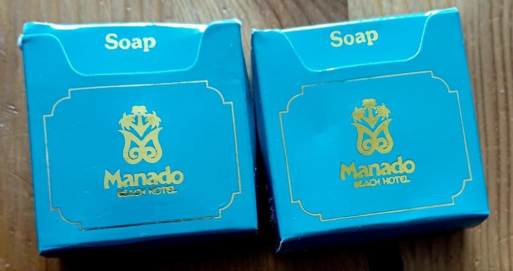 Ongebruikte zeepjes Manado Beach Hotel (2 stuks), Ophalen, Nieuw, Bad & Douche