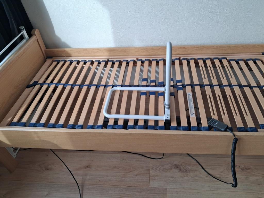 Elektrische verstelbare bed, Ophalen, Verstelbaar, 90 cm, Eenpersoons