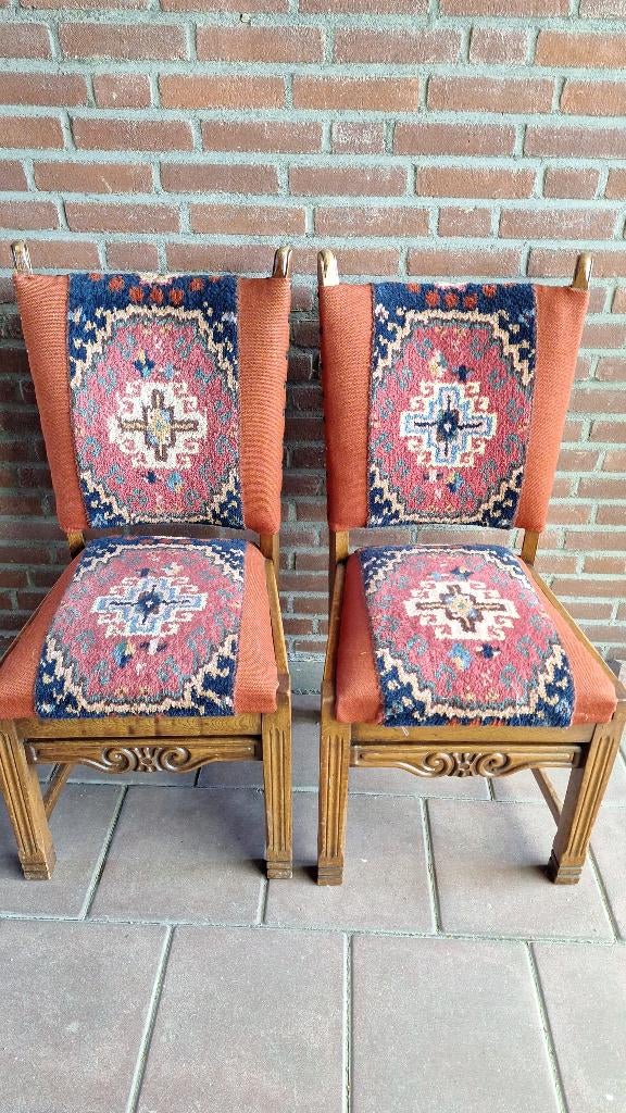 2 Authentieke eetkamerstoelen, Huis en Inrichting, Stoelen, Ophalen, Gebruikt, Twee, Bruin
