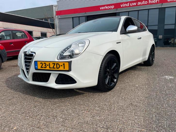 Alfa Romeo Giulietta 1.4 T Progression zeer nette auto, Auto's, Alfa Romeo, Bedrijf, Te koop, Giulietta, ABS, Airbags, Airconditioning