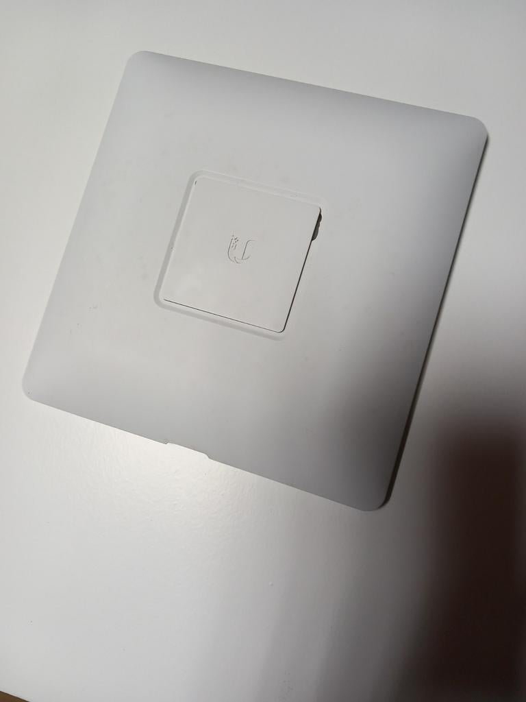 Ubiquiti UniFi AP AC - Wifi ondersteuning, Computers en Software, Accesspoints, Ophalen of Verzenden, Gebruikt, Ubiquiti
