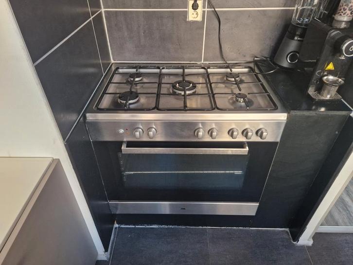 Nette rvs etna 5 pits  gasfornuis met oven, Witgoed en Apparatuur, Fornuizen, Vrijstaand, Gas, 4 kookzones, 85 tot 90 cm, Ophalen