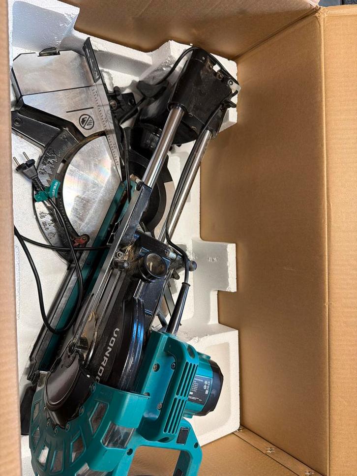 VONROC afkortzaag MS502AC met extra zaagblad!, Doe-het-zelf en Verbouw, Gereedschap | Zaagmachines, Zo goed als nieuw, Afkortzaag