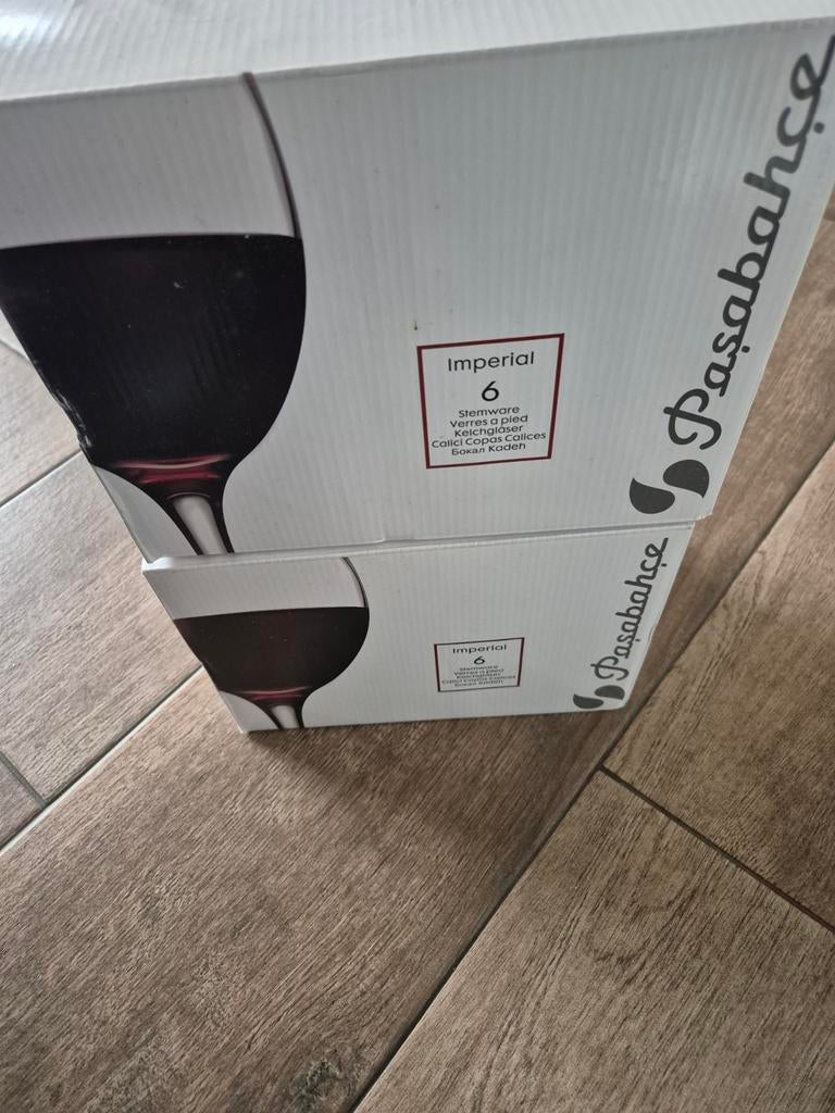 12 wijglazen in doos!, Verzamelen, Glas en Borrelglaasjes, Ophalen, Nieuw