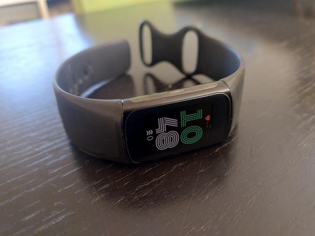 Fitbit Charge 6, Sieraden, Tassen en Uiterlijk, Activity trackers, Gebruikt, Zwart, Ophalen of Verzenden, Fitbit