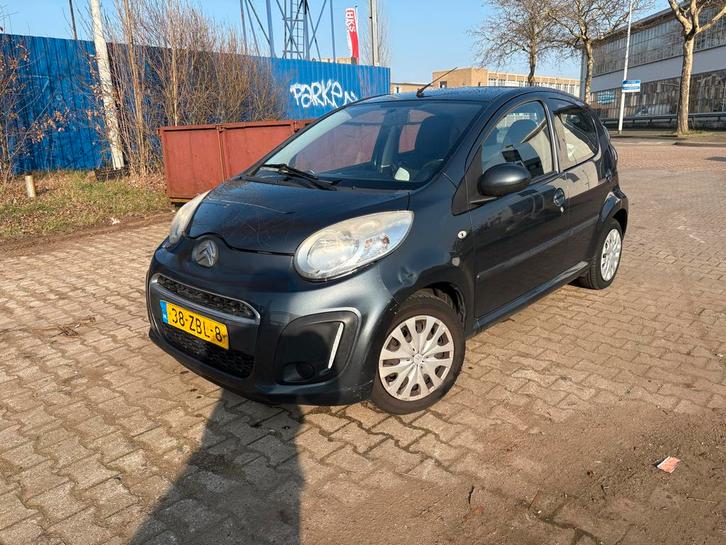 Citroën C1 1.0i 68PK 5D 2012 Grijs, Auto-onderdelen, Carrosserie en Plaatwerk, Spatbord, Citroën, Voor, Gebruikt, Ophalen of Verzenden